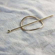 Load image into Gallery viewer, CIRCLE HAIRPIN