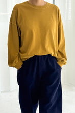 Load image into Gallery viewer, LE BON SHOPPE CALO JERSEY SWEAYSHIRT || BUTTERSCOTCH
