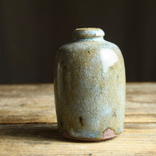 Load image into Gallery viewer, WILD CLAY BUD VASE