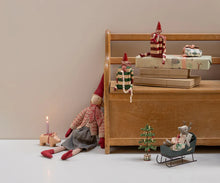 Load image into Gallery viewer, MAILEG SLEIGH, MOUSE || GREEN