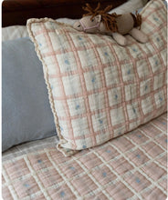 Load image into Gallery viewer, NEW GRAIN MEADOW QUILT TWIN || PETAL
