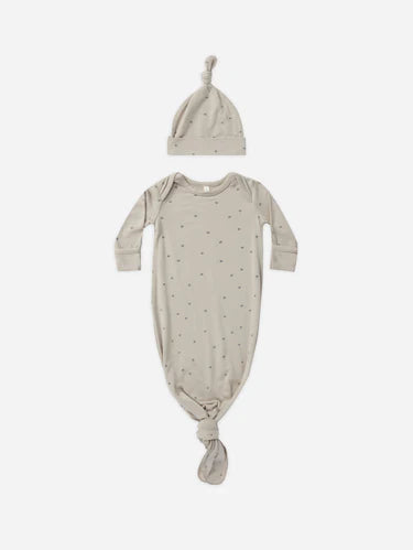 QUINCY MAE KNOTTED BABY GOWN || STARS