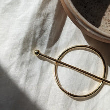 Load image into Gallery viewer, CIRCLE HAIRPIN