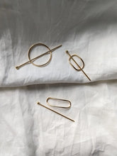 Load image into Gallery viewer, HAMMERED MINI HAIRPIN