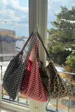 Load image into Gallery viewer, LE BON SHOPPE HAPPY CARRY BAG || LEOPARD