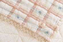 Load image into Gallery viewer, NEW GRAIN KEEPSAKE QUILT || MEADOW
