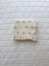 Load image into Gallery viewer, NEW GRAIN LAYERED GAUZE BLANKET || DAHLIA
