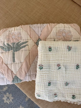 Load image into Gallery viewer, NEW GRAIN LAYERED GAUZE BLANKET || DAHLIA
