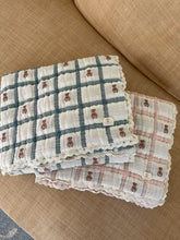 Load image into Gallery viewer, NEW GRAIN KEEPSAKE QUILT || TEDDY PETAL
