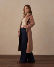 Load image into Gallery viewer, RYLEE &amp; CRU WOMEN'S TRENCH COAT CLAY
