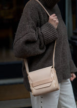 Load image into Gallery viewer, LEATHER SADDLE BAG || NATURAL
