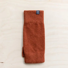 Load image into Gallery viewer, CASHMERE &amp; MERINO WRIST WARMERS || RUST
