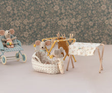 Load image into Gallery viewer, MAILEG CARRY COT || BABY MOUSE
