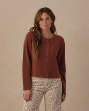 Load image into Gallery viewer, RYLEE &amp; CRU WOMEN'S SCALLOP CARDIGAN BRICK

