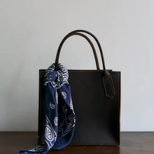 Load image into Gallery viewer, LEATHER DOCK BAG, PETITE BROWN LATIGO
