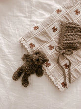 Load image into Gallery viewer, NEW GRAIN TEDDY PATCHWORK BLANKET || CRIB
