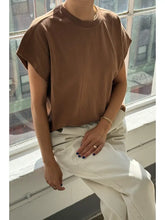 Load image into Gallery viewer, LE BON SHOPPE JEANNE TEE || MUD
