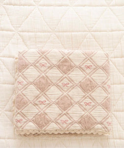 NEW GRAIN PATCHWORK BLANKET || BOW
