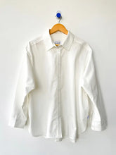 Load image into Gallery viewer, LE BON SHOPPE LIGHT WEIGHT OWEN SHIRT || WHITE
