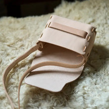 Load image into Gallery viewer, LEATHER SADDLE BAG || NATURAL
