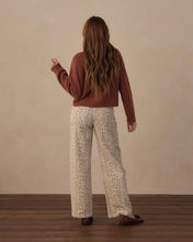 Load image into Gallery viewer, RYLEE &amp; CRU WOMEN'S SCALLOP CARDIGAN BRICK
