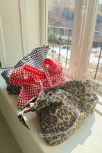 Load image into Gallery viewer, LE BON SHOPPE HAPPY CARRY BAG || LEOPARD
