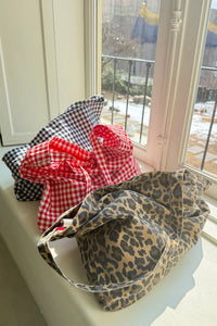 LE BON SHOPPE HAPPY CARRY BAG || LEOPARD