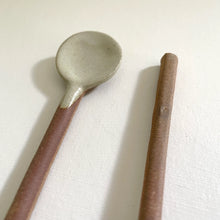 Load image into Gallery viewer, NEUTRAL HANDMADE JAPANESE POTTERY SPOON || CREAM
