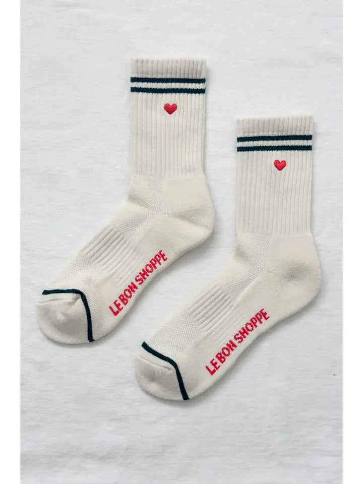 LE BON SHOPPE EMBROIDERED BOYFRIEND SOCKS || PARCHMENT + HEART