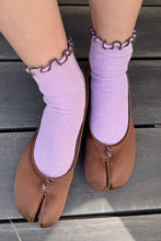 Load image into Gallery viewer, NOBLE x LE BON SHOPPE The Petite Ruffled Modal Socks || Lilac / Brown
