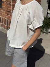 Load image into Gallery viewer, LE BON SHOPPE EMILY SHORT SLEEVE TOP || WHITE

