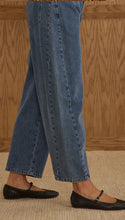 Load image into Gallery viewer, RYLEE + CRU BARREL PANT | INDIGO DENIM
