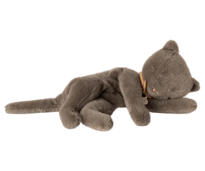 PREORDER - MAILEG SLEEPING KITTEN PLUSH, MEDIUM || GRAY