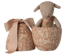 Load image into Gallery viewer, MAILEG EASTER EGG W/ MICRO LAMB, SMALL || POWDER

