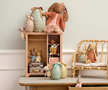 Load image into Gallery viewer, MAILEG EASTER EGG W/ MICRO RABBIT, SMALL || CREAM YELLOW
