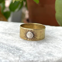 Load image into Gallery viewer, INTERSTELLAR LOVE CRAFT || ECLIPSE RING BAND
