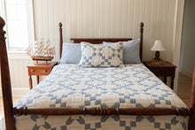 Load image into Gallery viewer, NEW GRAIN COTTAGE QUILT TWIN || BLUEBELLE

