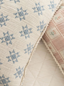 NEW GRAIN STAR QUILT PILLOWCASE || SKY