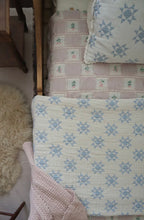 Load image into Gallery viewer, NEW GRAIN PATCHWORK BLANKET || TWIN FLEUR
