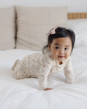 Load image into Gallery viewer, QUINCY MAE ZIP LONG SLEEVE SLEEPER FOOTIE FLORAL VINE
