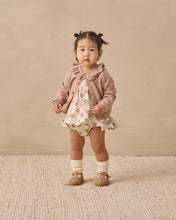 Load image into Gallery viewer, QUINCY MAE RUFFLE COLLAR CARDIGAN HEATHERED ALMOND
