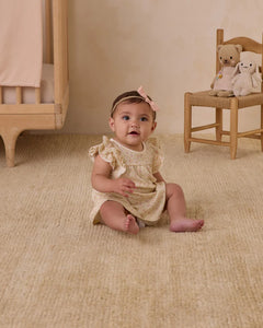 QUINCY MAE FLUTTER DRESS || PRIMROSE