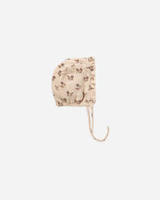 Load image into Gallery viewer, QUINCY MAE WOVEN RUFFLE BONNET || FIG FLORA

