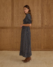 Load image into Gallery viewer, RYLEE + CRU LEXI DRESS || VINTAGE BLOOM
