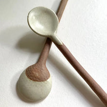 Load image into Gallery viewer, NEUTRAL HANDMADE JAPANESE POTTERY SPOON || CREAM
