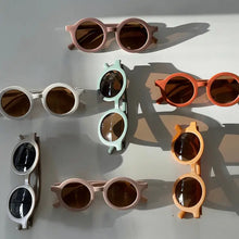 Load image into Gallery viewer, RECYCLED PLASTIC SUNGLASSES || TAUPE
