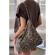 Load image into Gallery viewer, LE BON SHOPPE HAPPY CARRY BAG || LEOPARD
