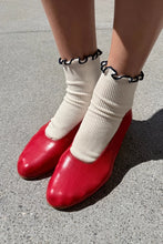 Load image into Gallery viewer, NOBLE x LE BON SHOPPE The Petite Ruffled Modal Socks || Soft White / Navy
