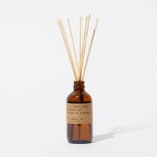 Load image into Gallery viewer, PF CANDLE CO - 3.5 oz REED DIFFUSER || AMBER &amp; MOSS
