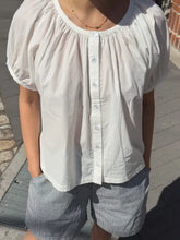 Load image into Gallery viewer, LE BON SHOPPE EMILY SHORT SLEEVE TOP || WHITE
